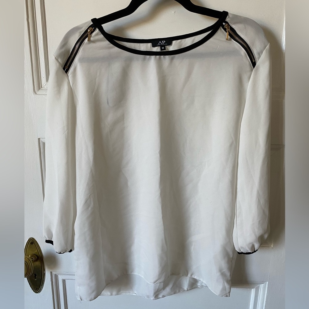 🌻White Blouse